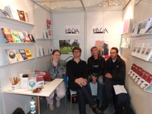 Mit BVjA-lern und Büchern am Messestand